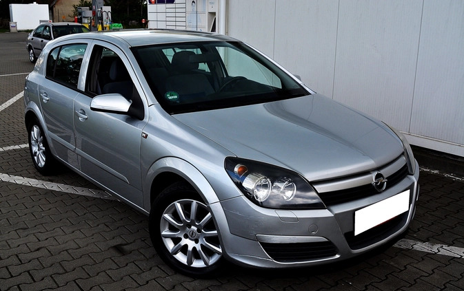 Opel Astra cena 13900 przebieg: 237000, rok produkcji 2004 z Łęknica małe 154